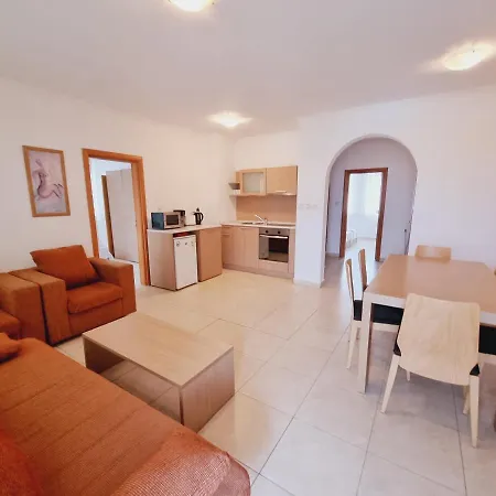 Aparthotel Modern 1bd At Watermill Complex 3*