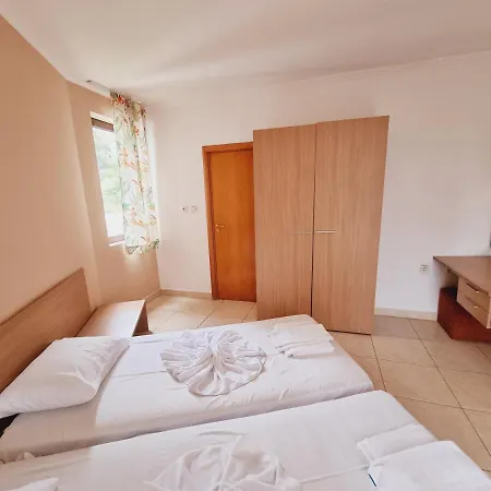 Modern 1bd At Watermill Complex Aparthotel